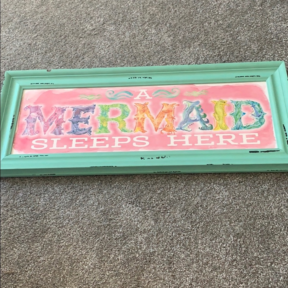 “A mermaid sleeps here” wall decor